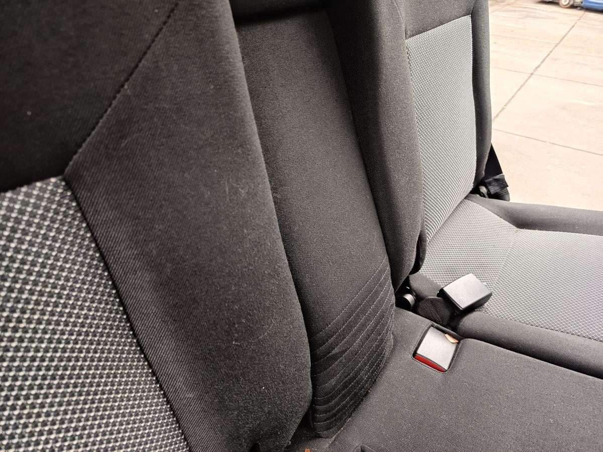 Opel Meriva A original R&uuml;cksitzbank komplett Stoff anthrazit mit Muster Bj 2010