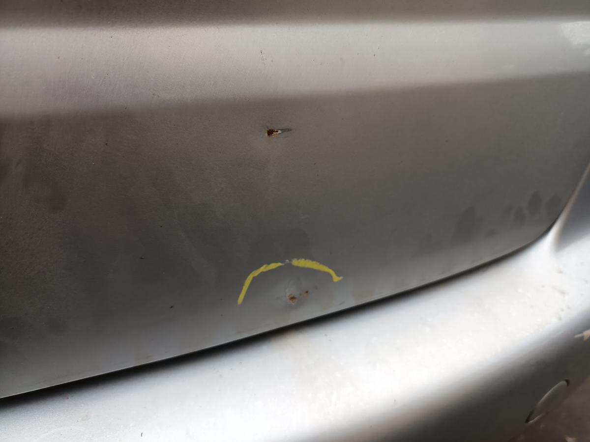 VW Touran 1T orig Heckklappe mit Scheibe Kofferraum LA7W Silber Bj 2004