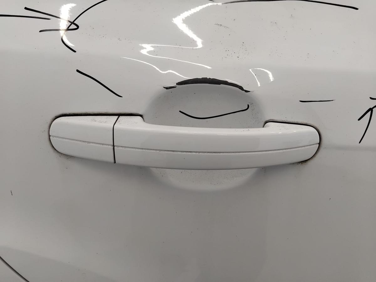 Ford Focus 3 DYB Turnier T&uuml;r hinten rechts frostweiss besch&auml;digt BJ2013