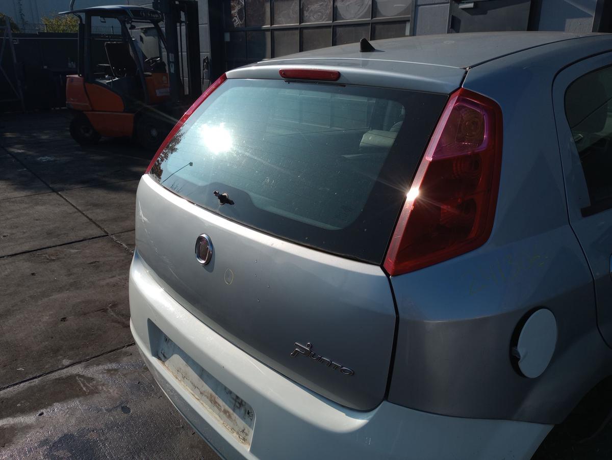 Fiat Grande Punto original Heckklappe mit Scheibe 589/A Jungle grey Bj 2009