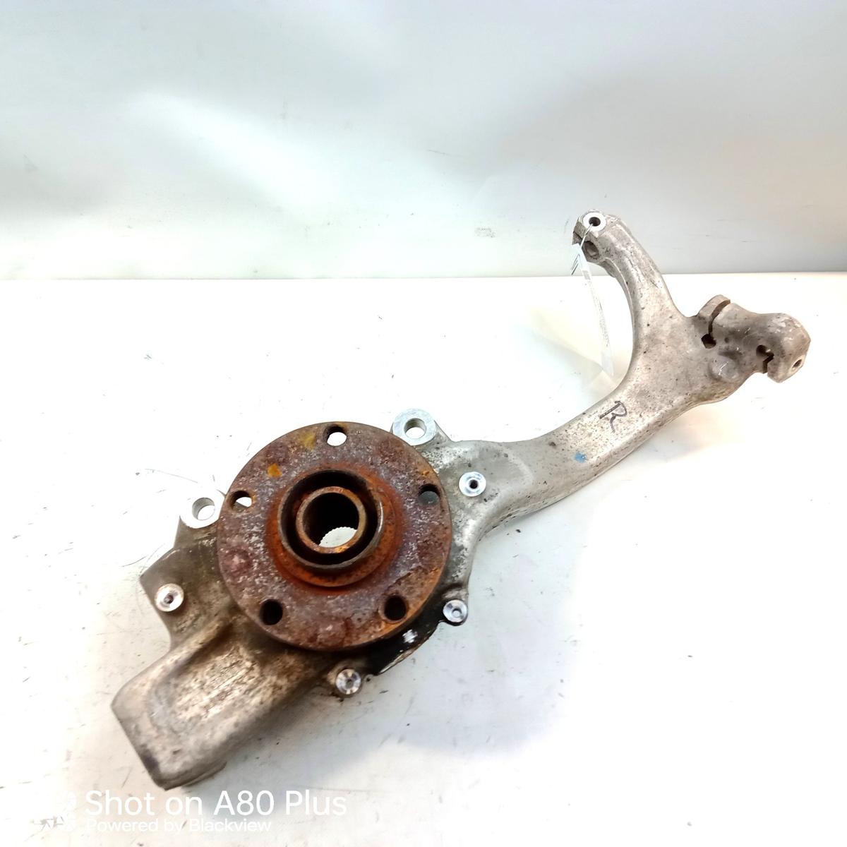 Audi A4 8E B6 Achsschenkel Radlagergeh&auml;use Vorderachse rechts Bj.2002