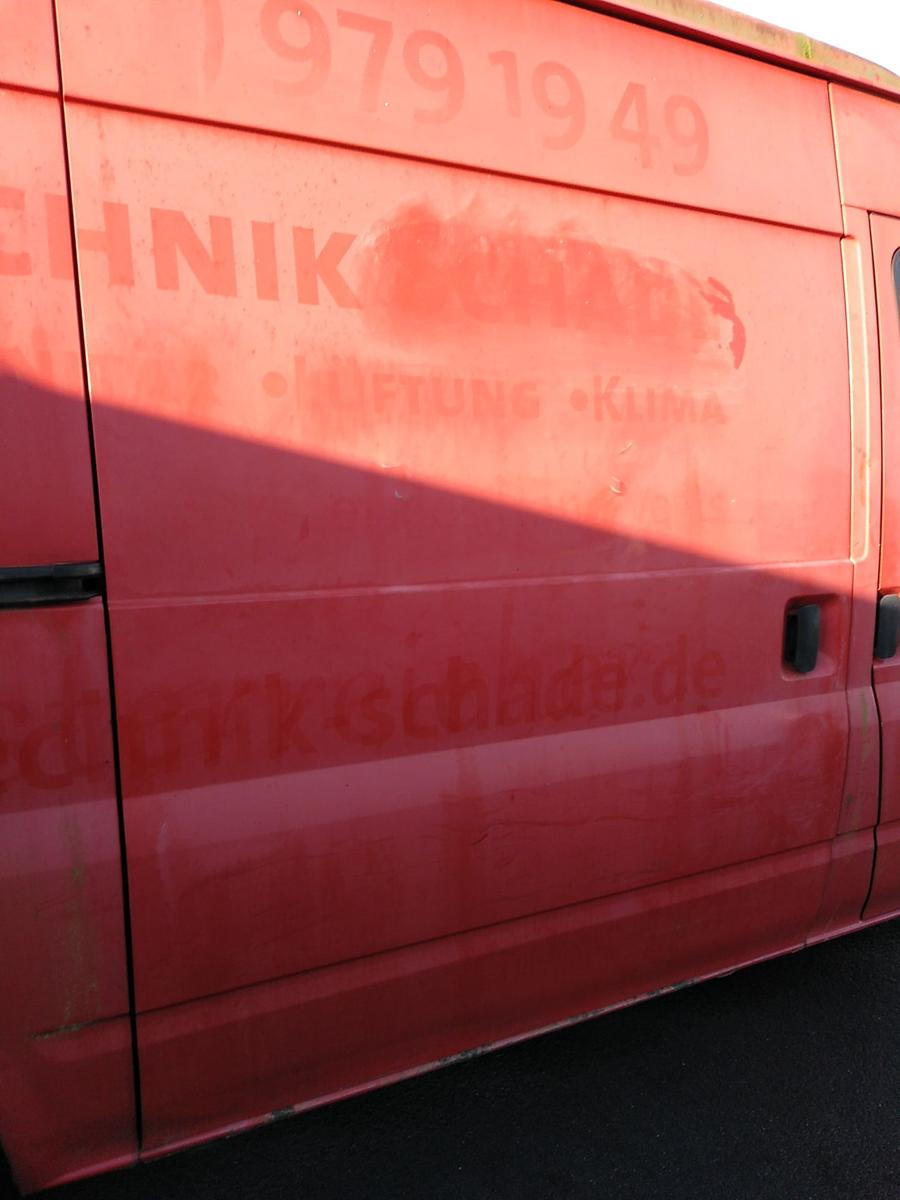 Ford Transit 6 TT9 Schiebet&uuml;r rechts Kasten Mittelhochdach mit M&auml;ngeln Bj.2007