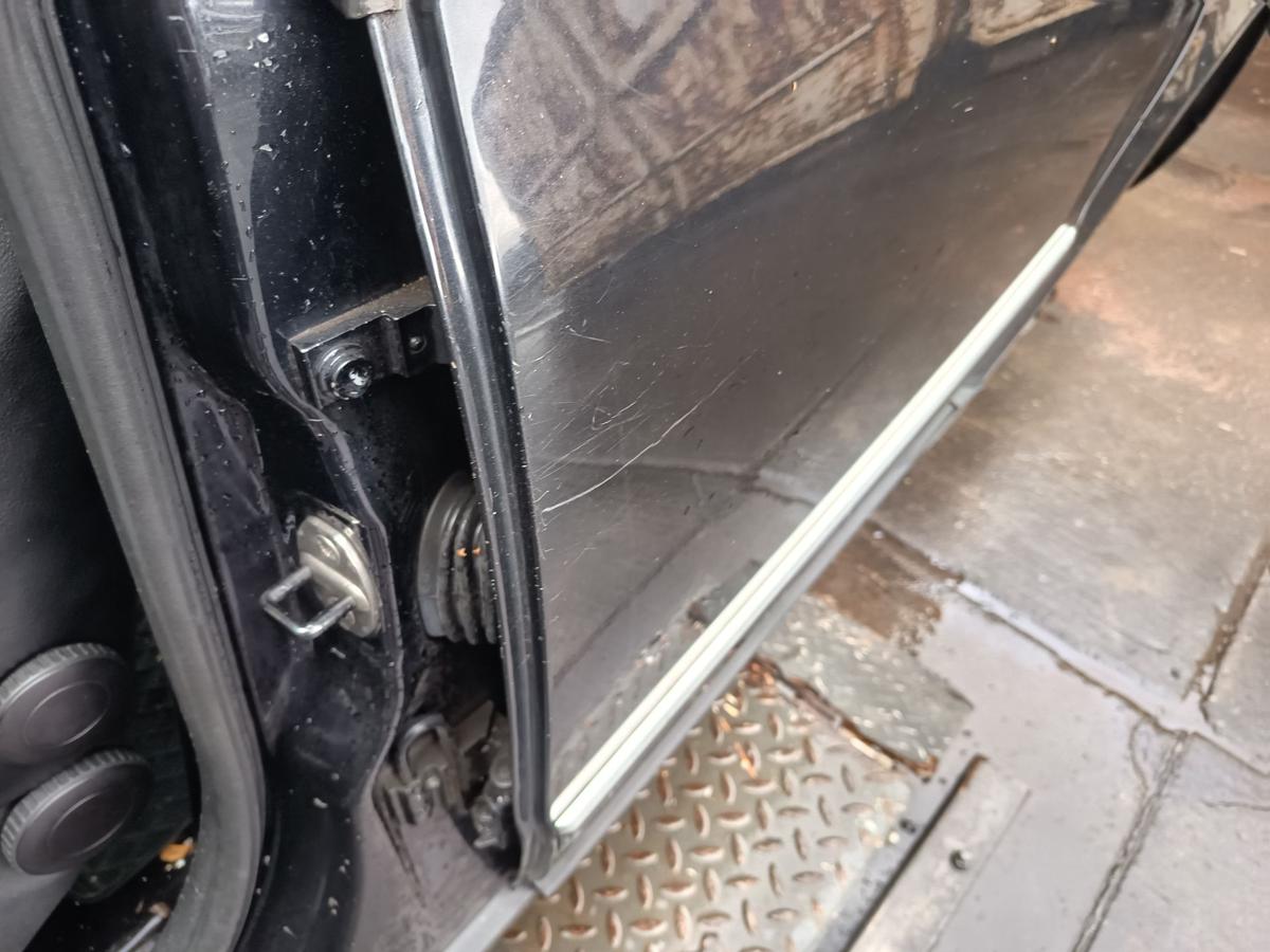 VW Passat 3BG Kombi original T&uuml;r hinten links Fond C9Z Black Magic Bj 2003