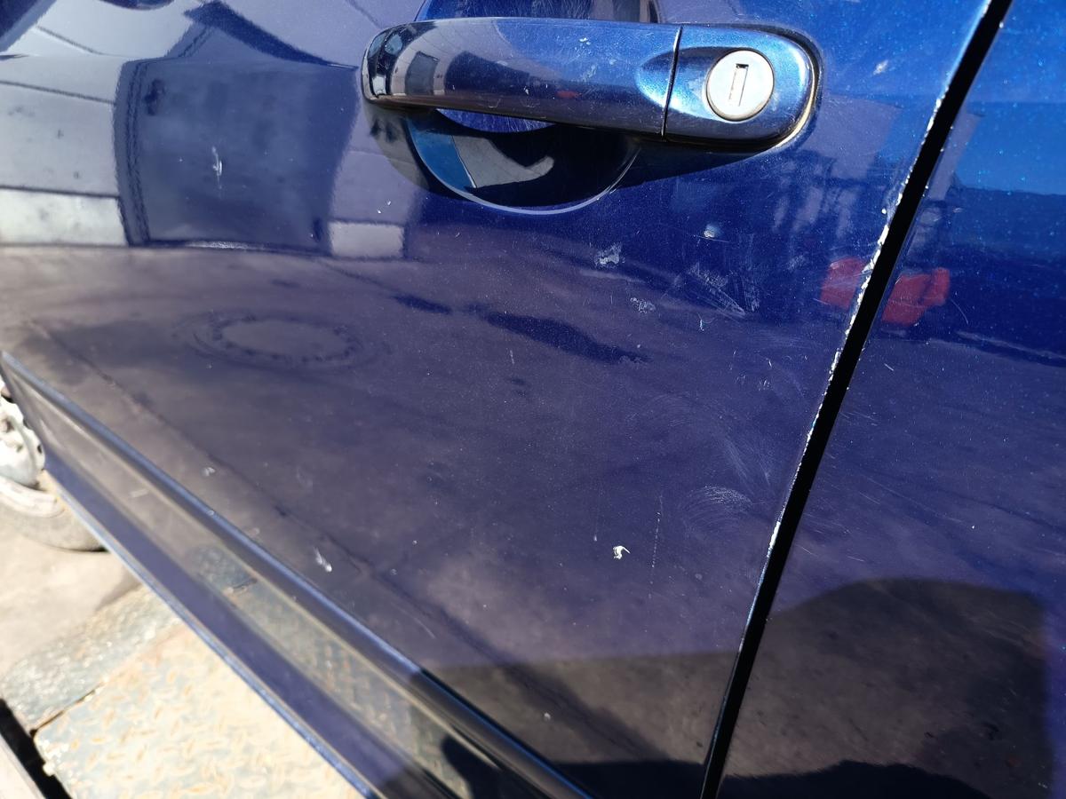 VW Golf Plus 5M original T&uuml;r vorn links Fahrer D5Q Shadow Blue Bj 2006