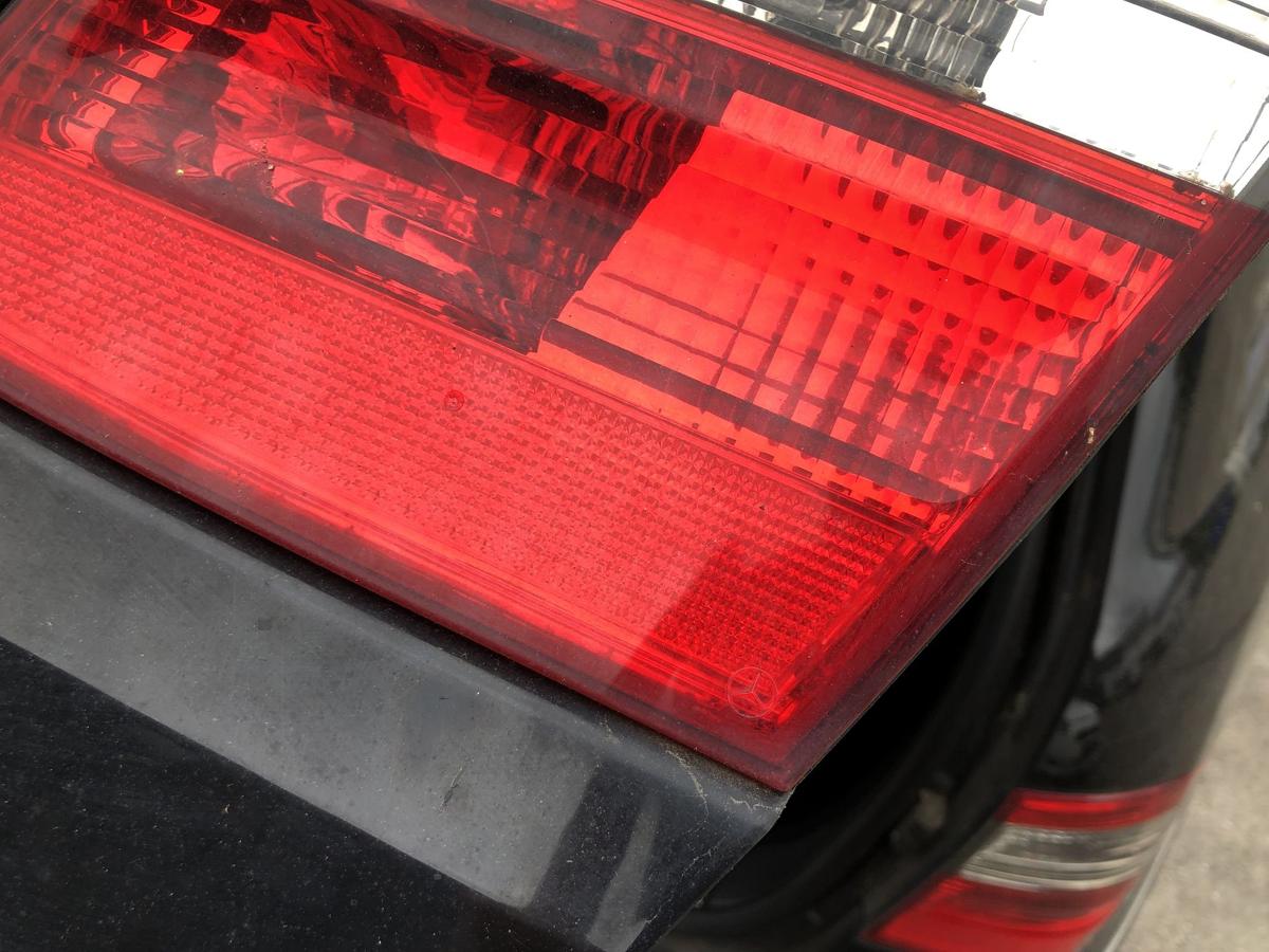 Mercedes E Klasse S211 Mopf R&uuml;ckleuchte innen rechts Heckklappe T Modell OEM