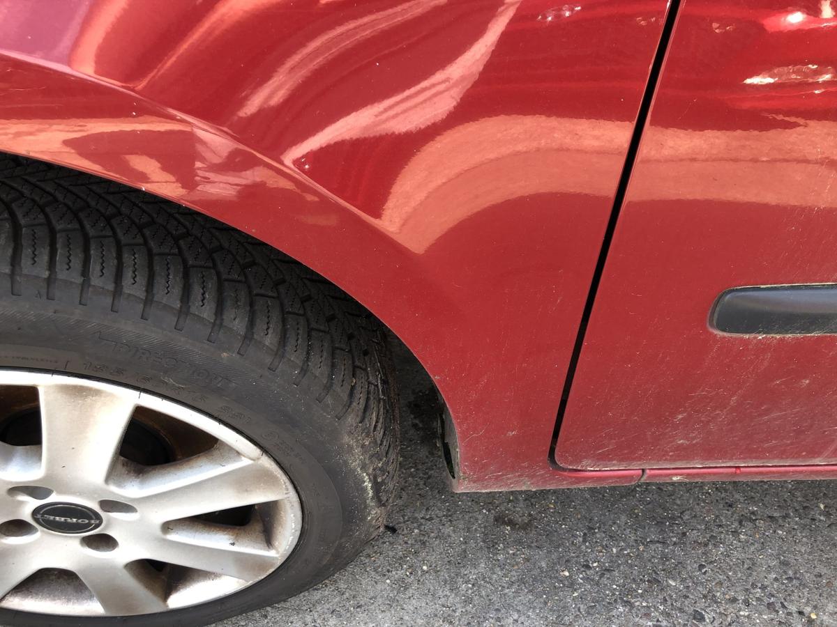 Renault Clio 3 III alle Modelle Kotfl&uuml;gel links Fahrerseite NNJ rot nur 15 Zoll