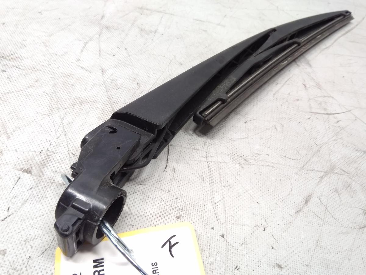 Toyota Yaris 3 XP13 Phase 3 original Heckwischerarm BJ2020