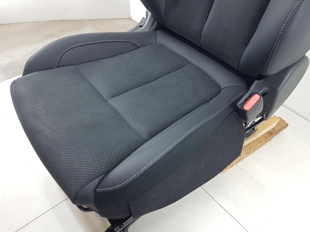 Mitsubishi Eclipse Cross Sitz vorn rechts Bj23 Teilleder dunkelgrau Sitzheizung