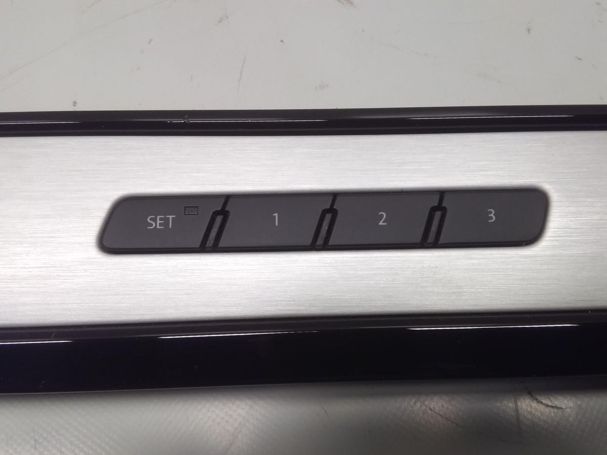 VW Touareg 2 7P original Zierleiste Dekorleiste T&uuml;r vorn rechts BJ2013 Dynaudio