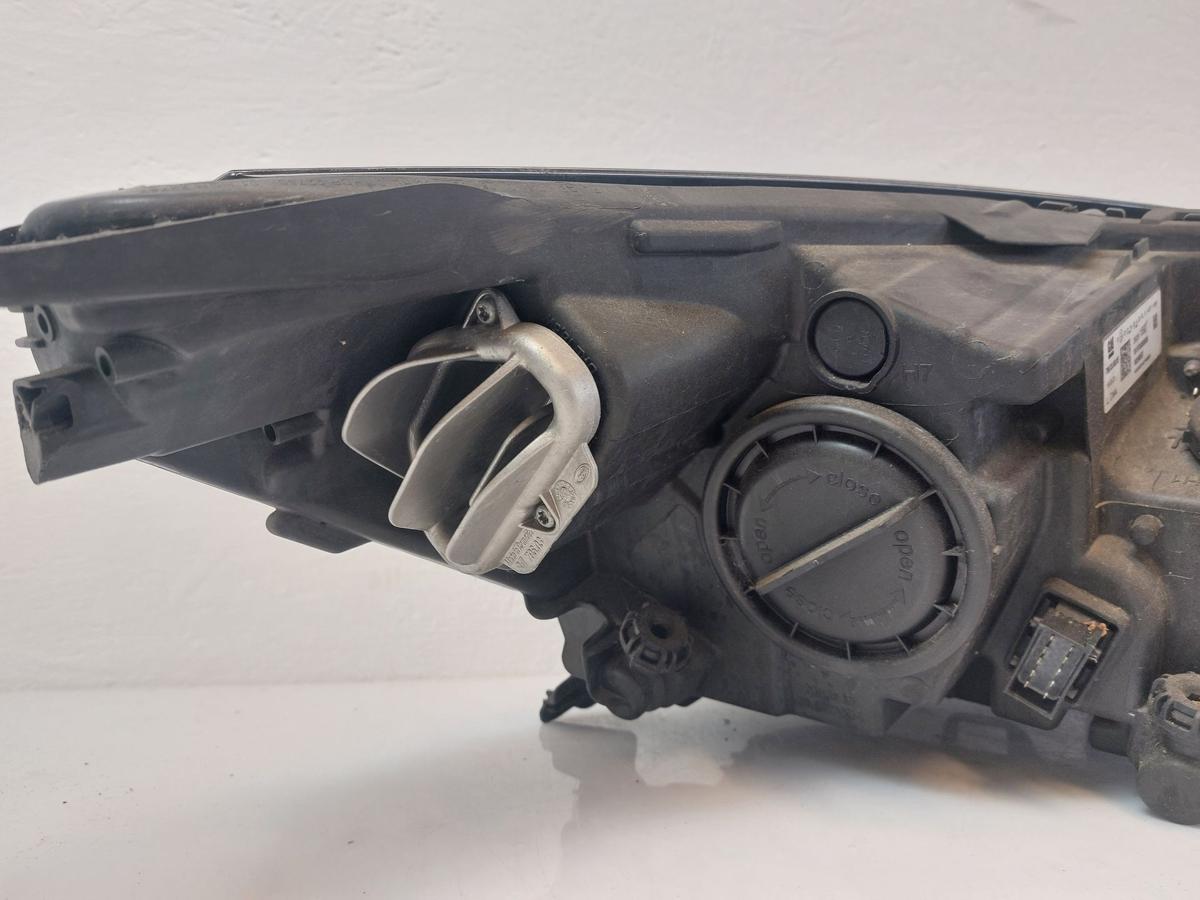Opel Astra K B16 Caravan Scheinwerfer links Halogen mit LED Tagfahrlicht Lampe