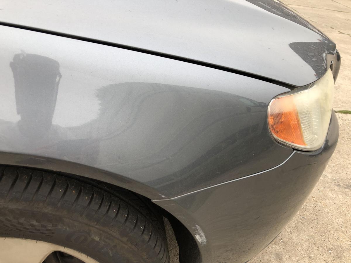 Volvo V70 Typ B Kotfl&uuml;gel vorn rechts Beifahrer Seitenwand 45500 Titanium Grey