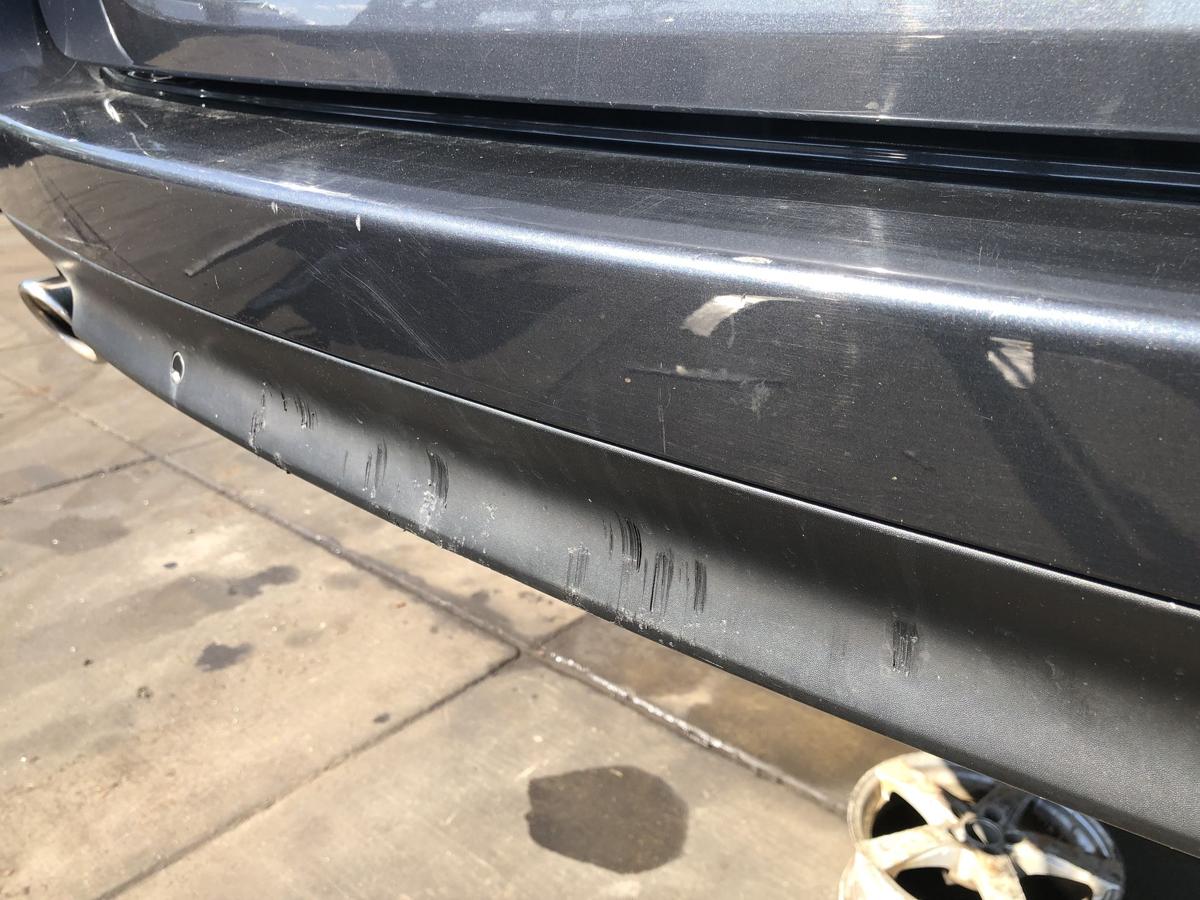 Renault Laguna III orig Stoßstange Fänger hinten/Heck B66 Graphitschwarz Bj 2010