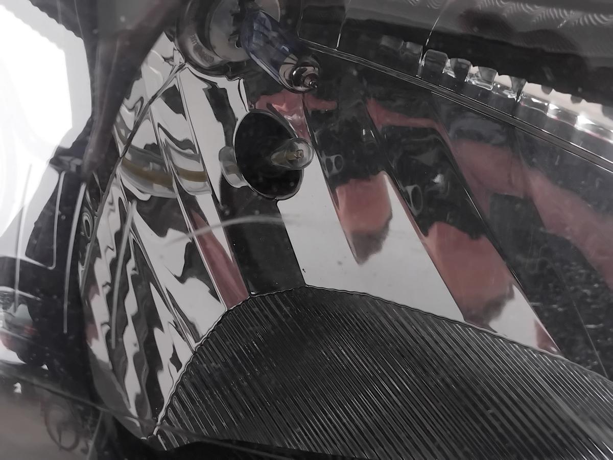 Dacia Sandero 1 orig.Scheinwerfer rechts f&uuml;r Bowdenzug LWR BJ2010 schwarz