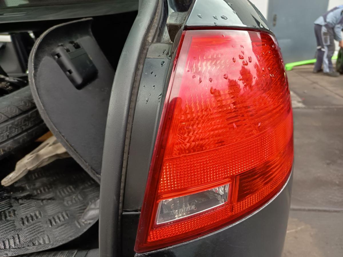 Audi A4 8E B7 Avant original Rückleuchte rechts Heck/Schluss/Licht Bj 2007