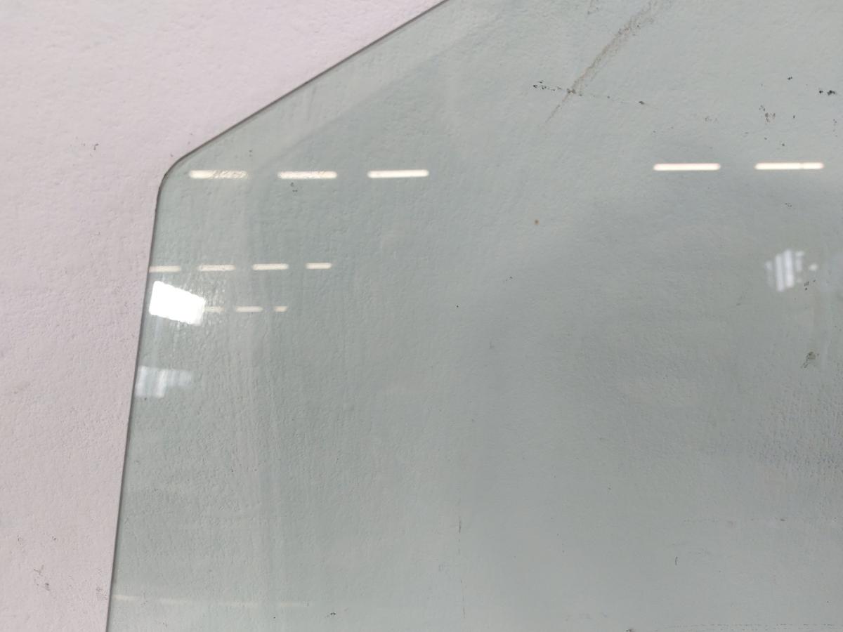 Nissan Leaf ZE1 40kWh T&uuml;rscheibe vorn links Seitenscheibe Colorglas