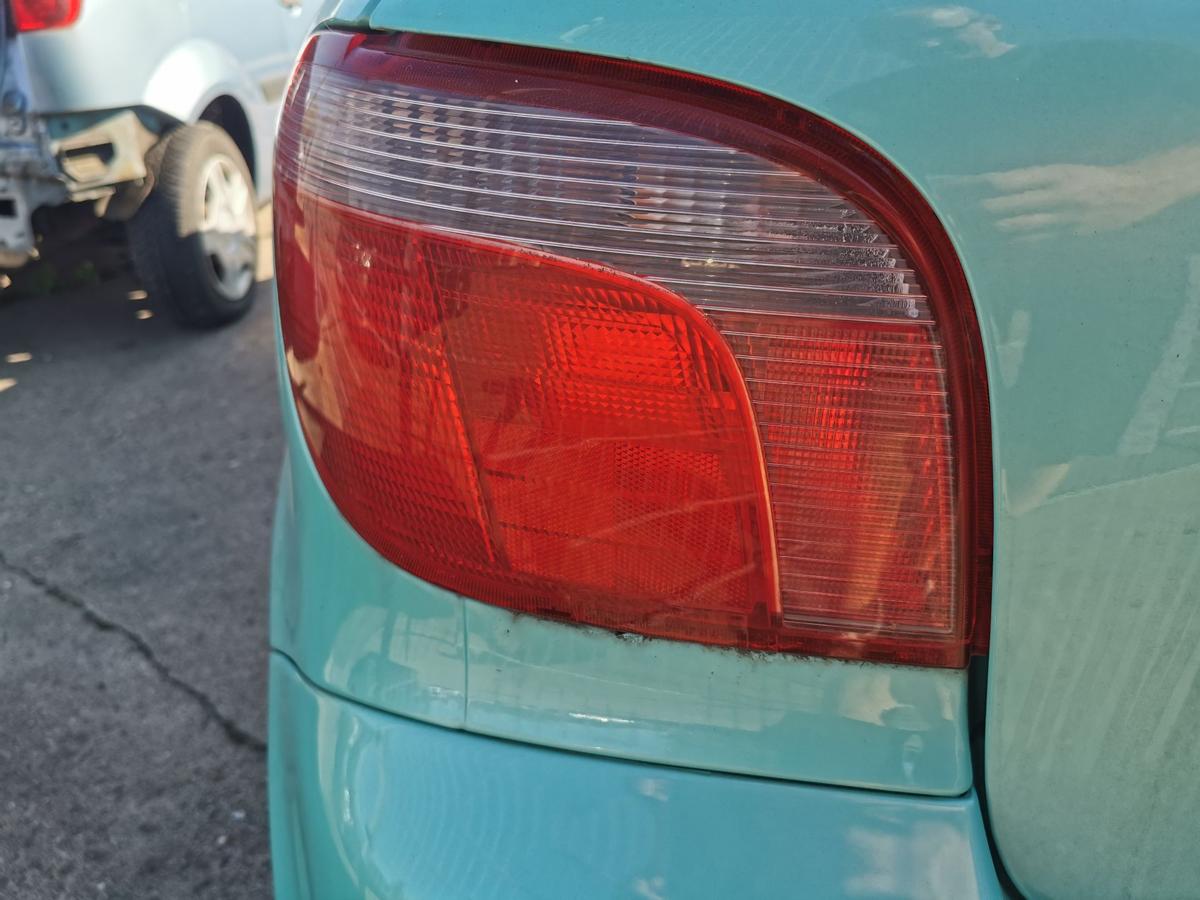 Toyota Yaris XP10 Rückleuchte Schlussleuchte Rücklicht hinten links 3 Türer