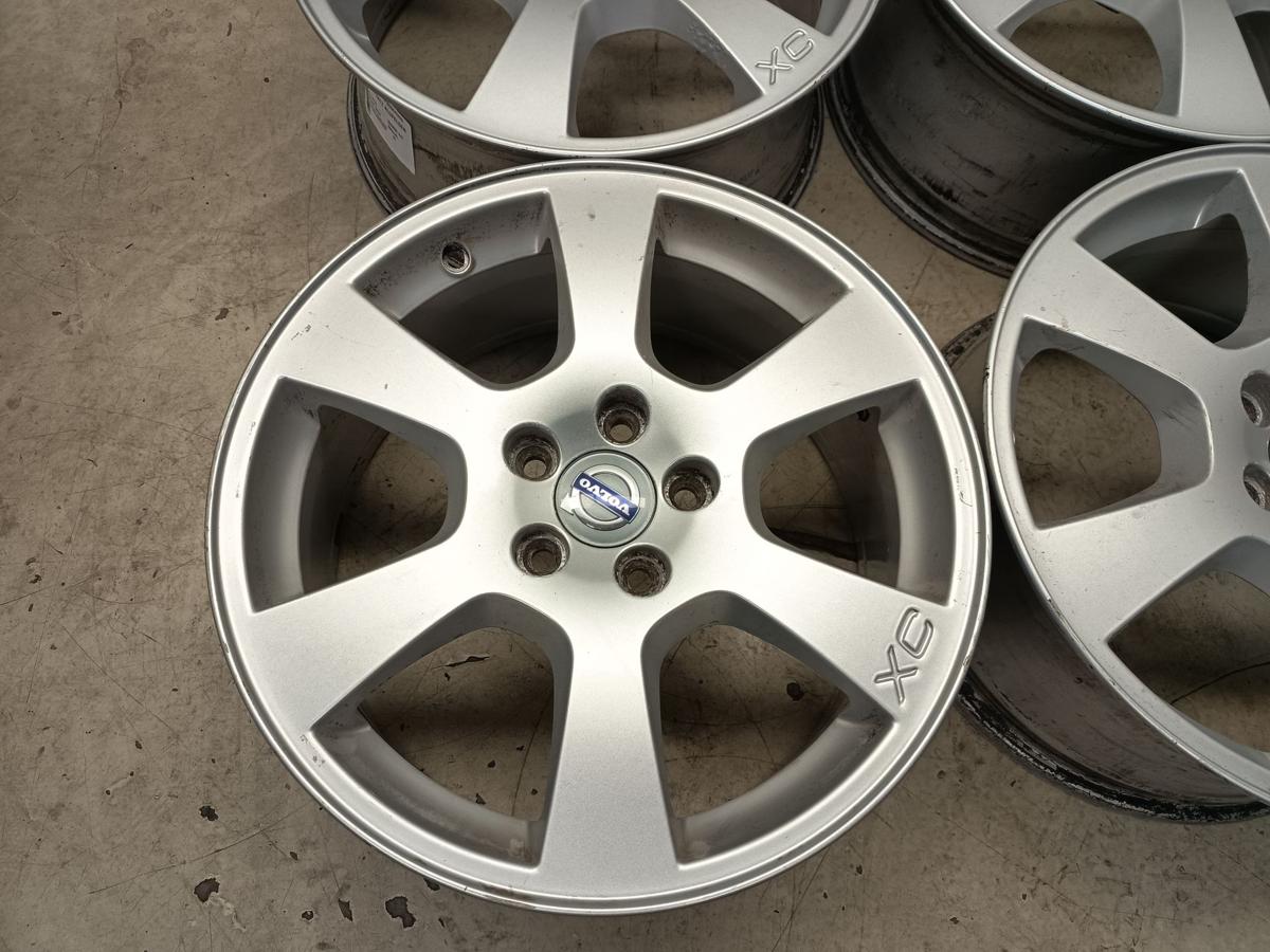 Volvo XC60 orig Satz Alufelgen 7,5x17ET55 30671480 mit Radschrauben Bj 2010