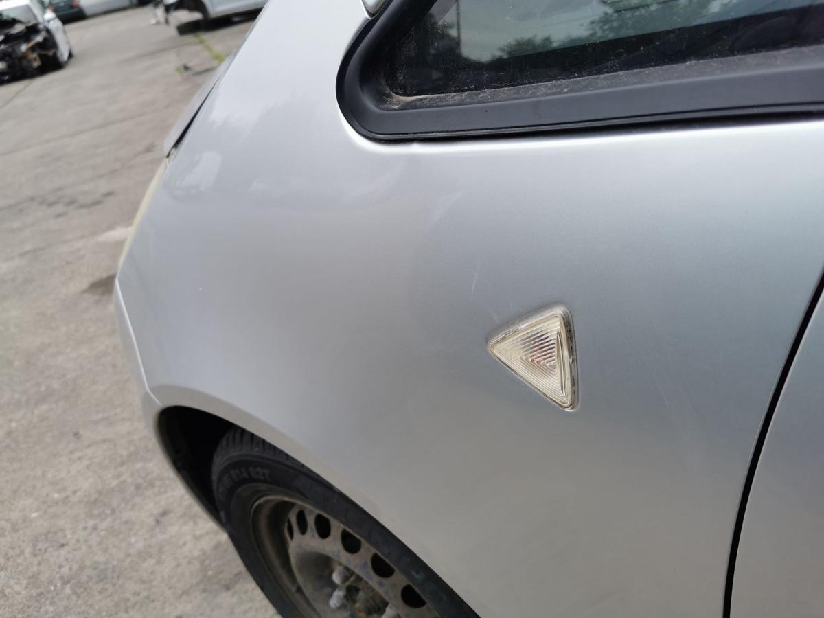 Mitsubishi Colt Z30 Kotflügel Fender Seitenwand vorn links A50 Pure Silver 5trg