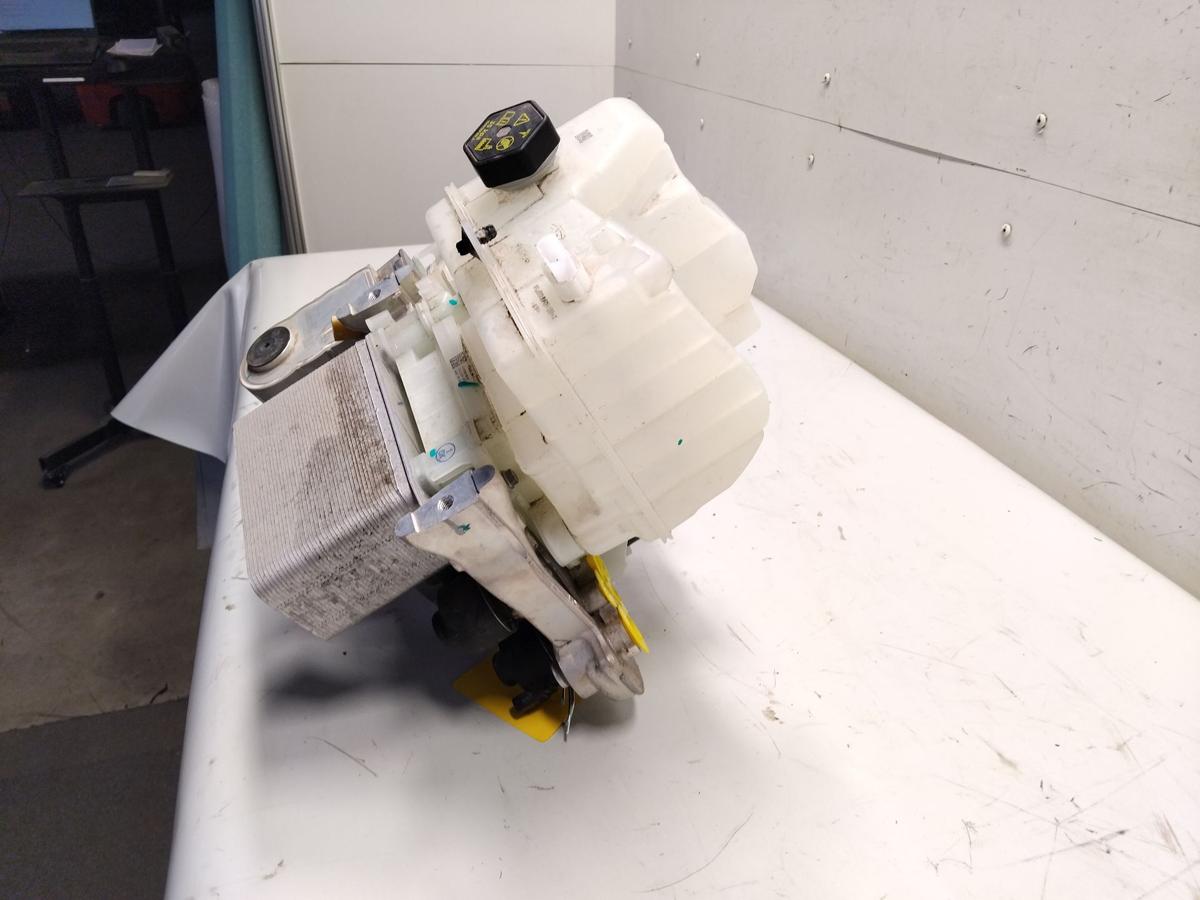 Tesla Model Y RWD original W&auml;rmtauscher Super Manifold 11625000-A1-B Bj.2023