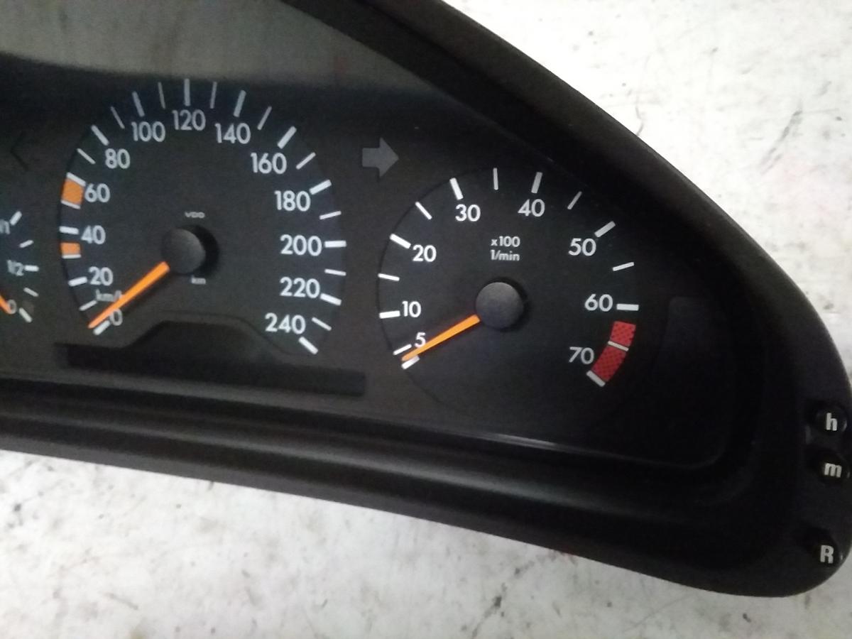 Mercedes Benz W210 Kombiinstrument Tacho 2105406548 BJ1999