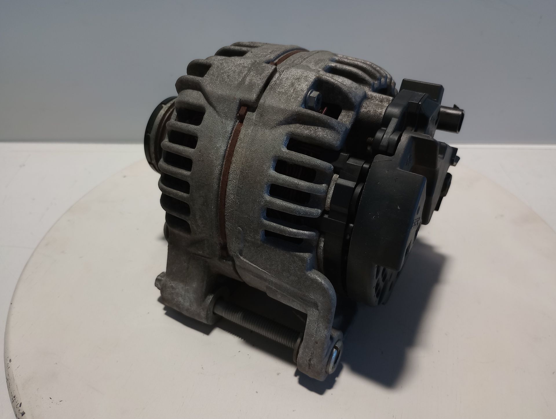 Opel Corsa D orig Lichtmaschine Generator 1364ccm 74kW 100A 13266810