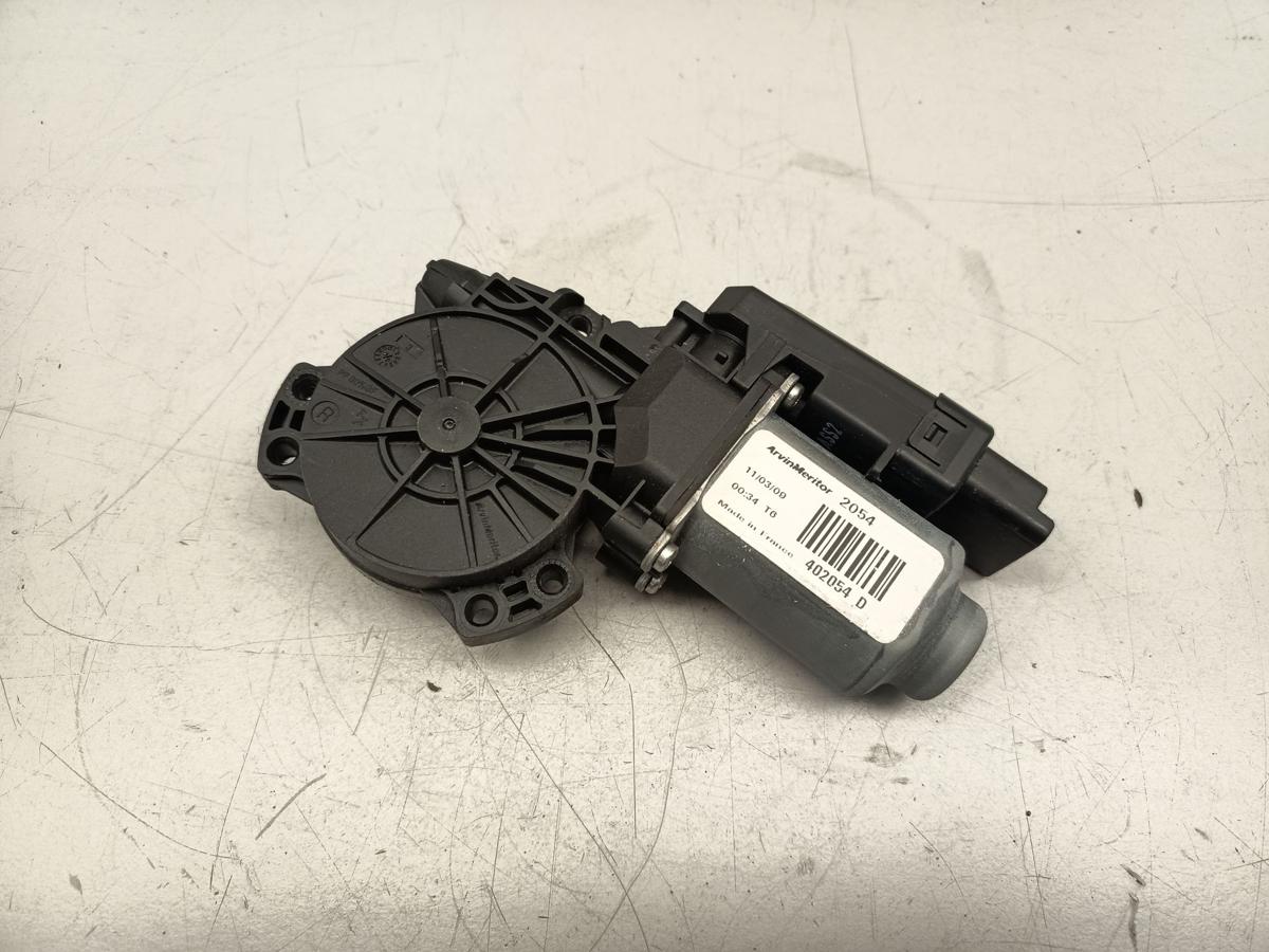 Kia cee&acute;d ED original Fensterhebermotor vorn rechts Beifahrer Bj 2009