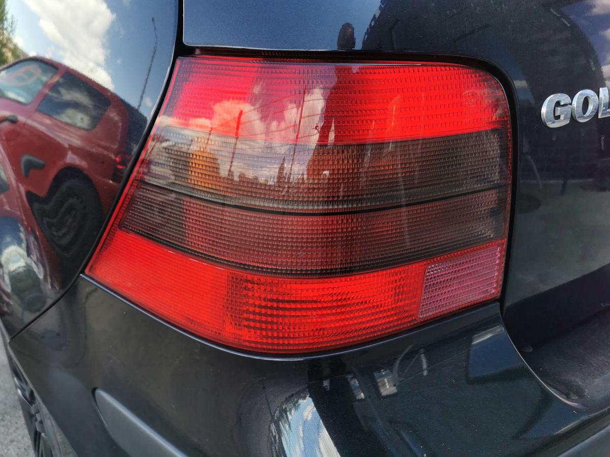 VW Golf IV 1J Rückleuchte Schlussleuchte Rücklicht links rot schwarz 3 u 5 Türer