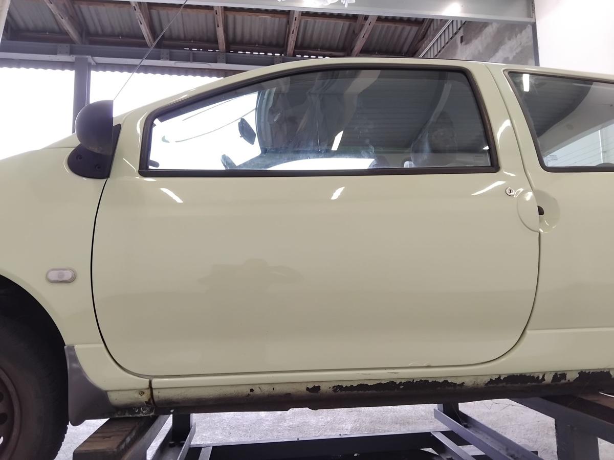 Renault Twingo 1 T&uuml;r links Fahrert&uuml;r F97 Pastellgelb BJ2005 2.Facelift ab 9/00