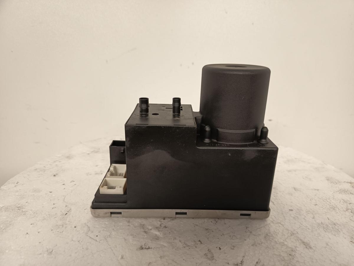Audi A4 B5 Limo orig ZV-Pumpe,Pumpe für Zentralverriegelung 8D0862257B Bj 2000
