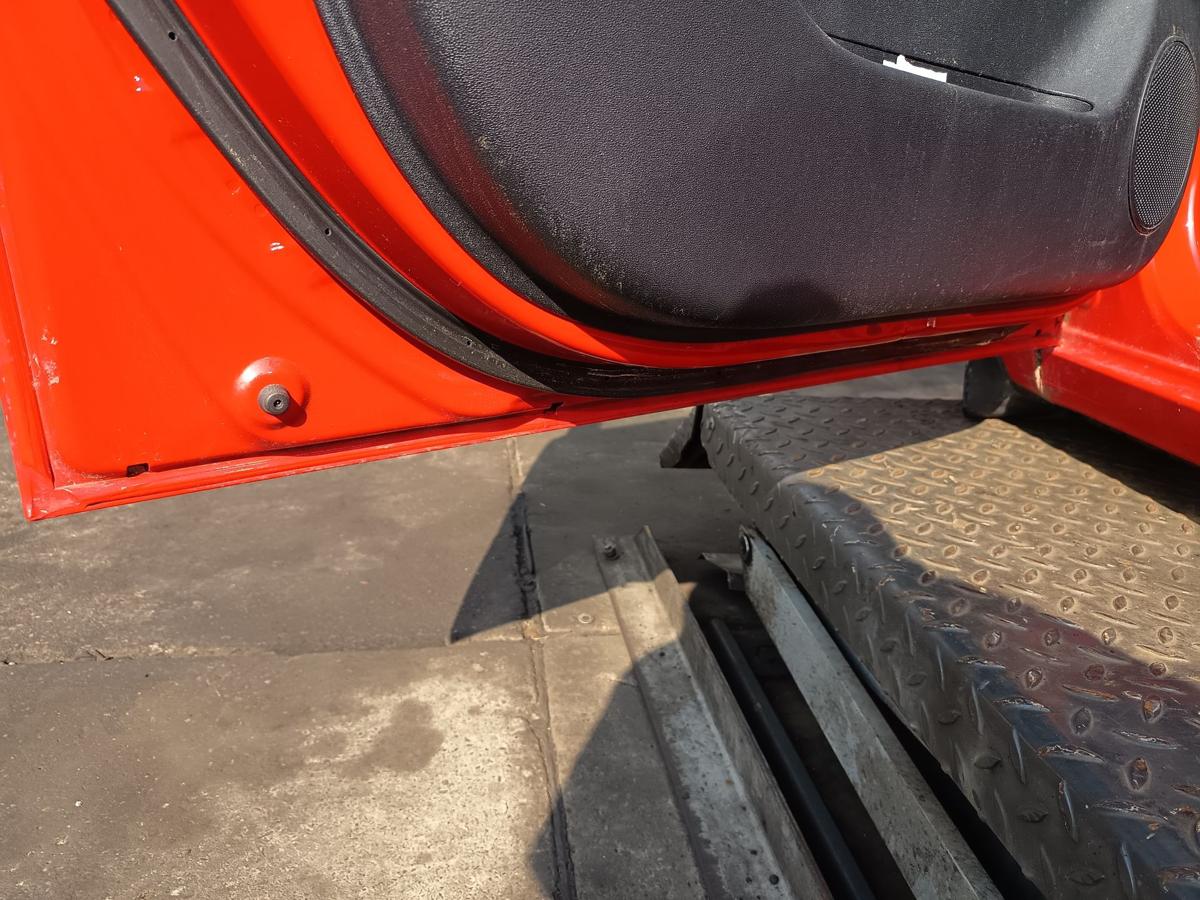 Hyundai I10 PA original T&uuml;r Roht&uuml;r vorne links H4 Electric Red Baujahr 2009