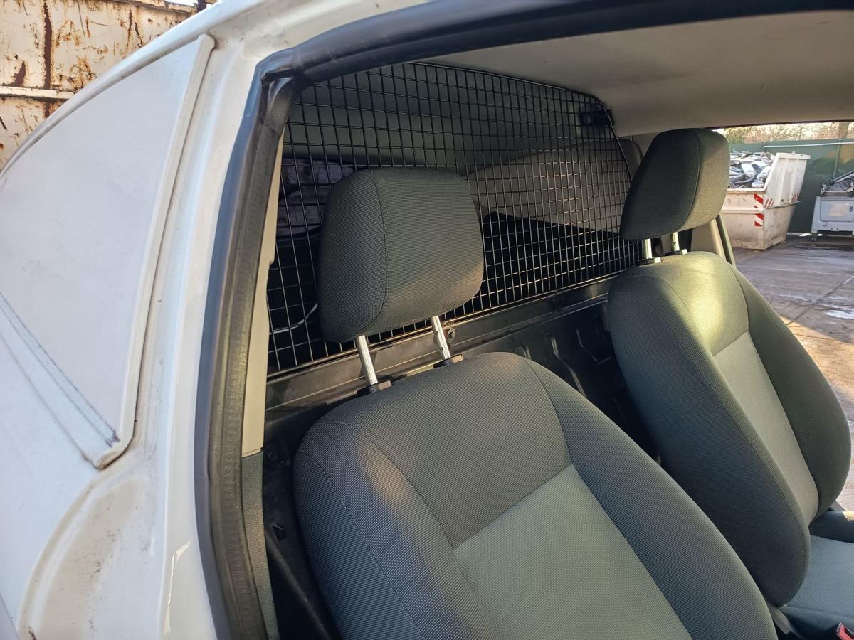 Ford Fiesta VII original Sitz rechts Beifahrer Stoff grau/schwarz Bj 2011
