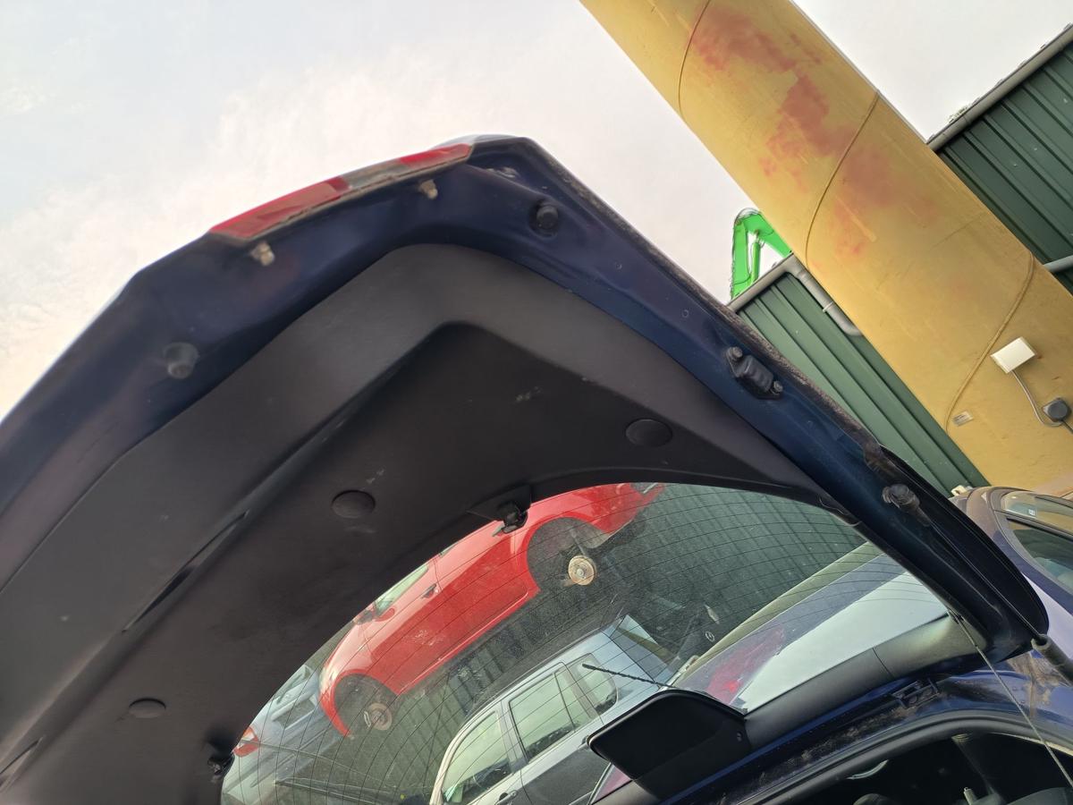 Mitsubishi Carisma original Heckklappe mit Scheibe 3.Bremsleuchte Spoiler EZ2004