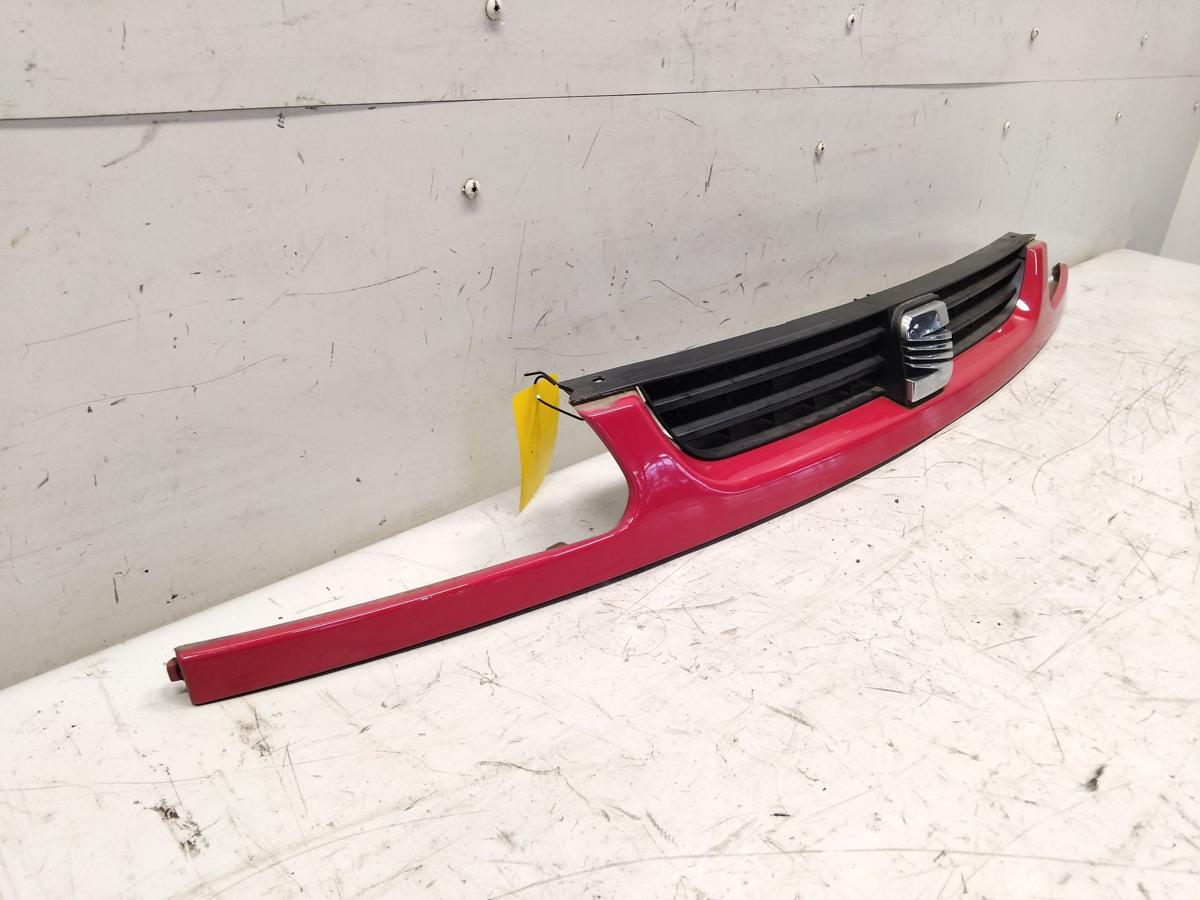 Seat Arosa 6H original K&uuml;hlergrill mit Frontblende tornadorot LY3D Bj.1999