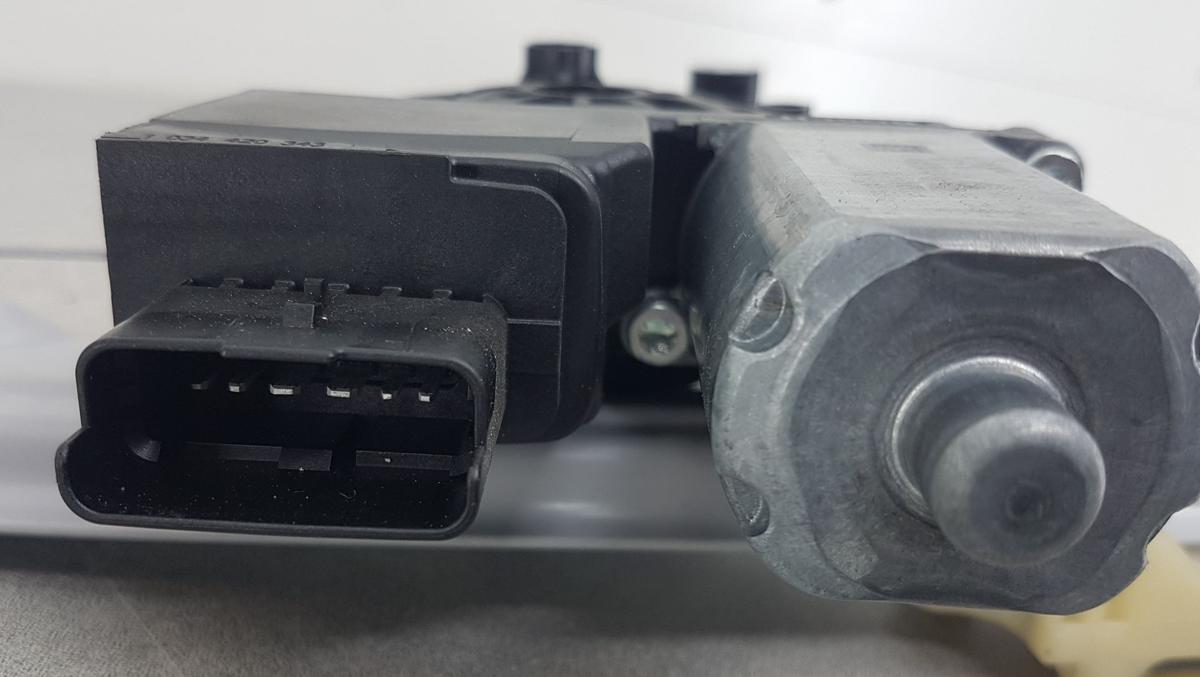 Opel Crossland X Fensterheber vorn rechts elektrisch Bj2018 0130824074