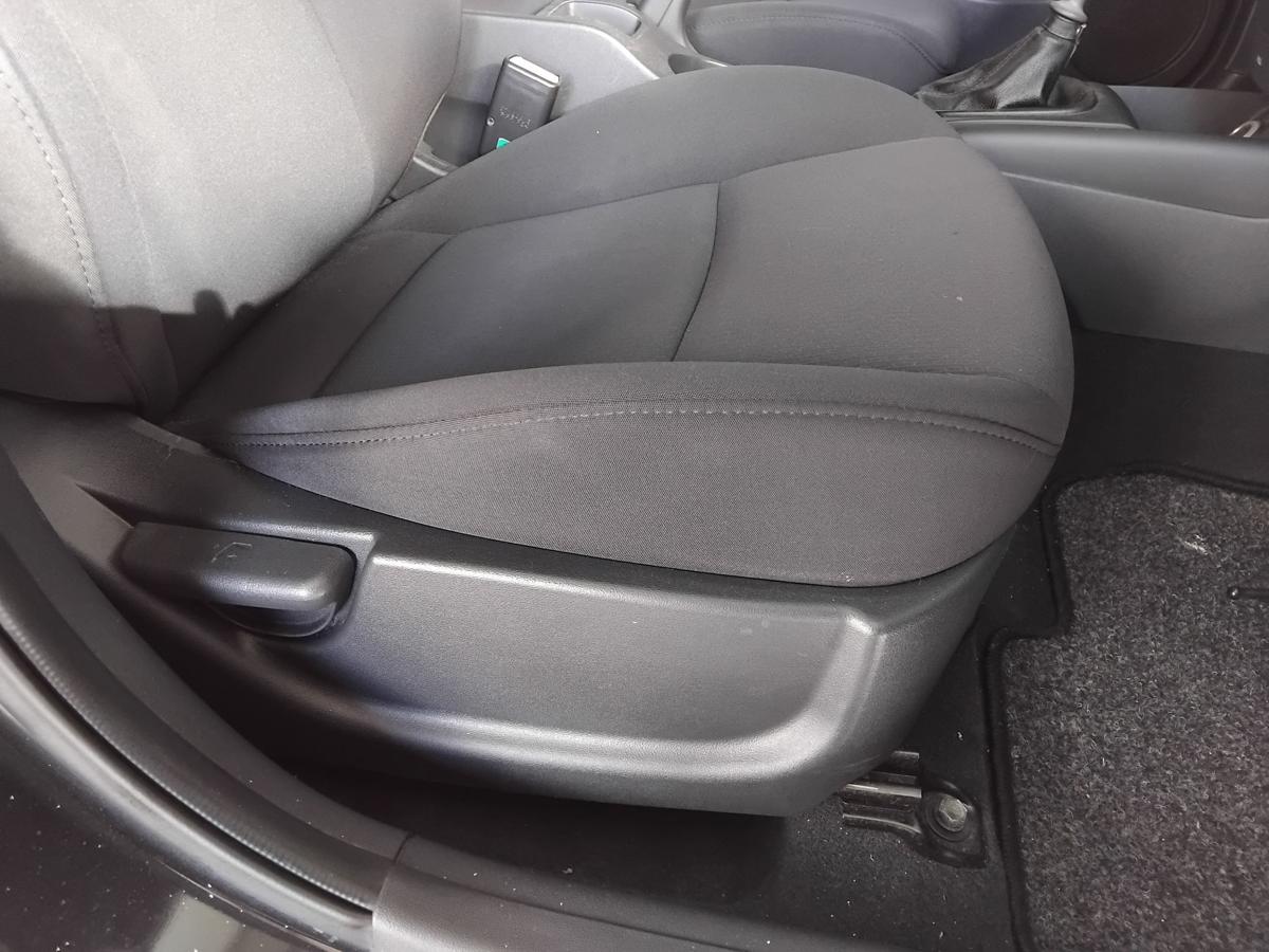 Hyundai i30 FD orig Sitz vorn rechts Beifahrersitz Stoff 5t&uuml;rig BJ2008