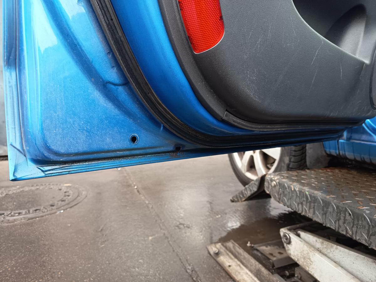 Hyundai i30cw FD original T&uuml;r vorn links Fahrer BV Vivid blue Bj 2010