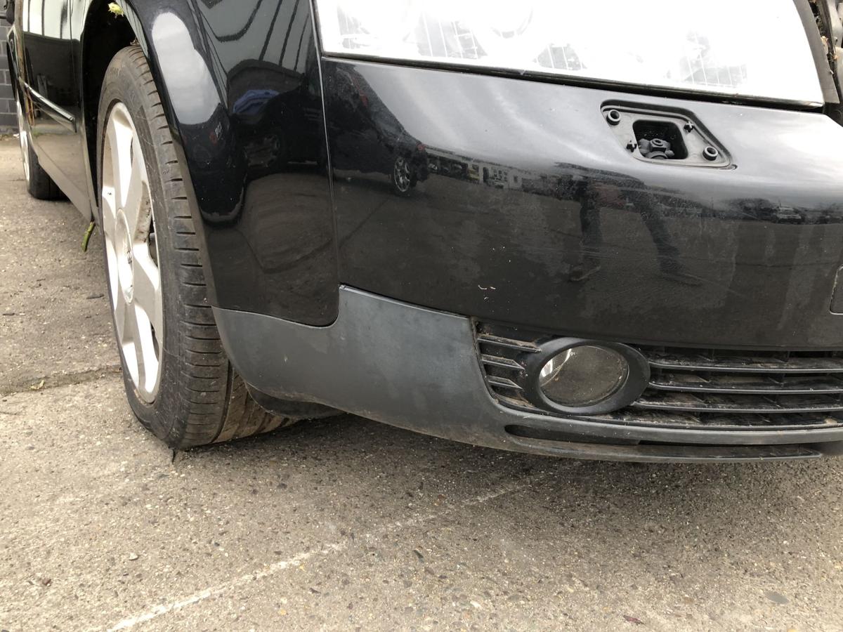 Audi A4 8E B6 Avant Sto&szlig;f&auml;nger vorn Frontsch&uuml;rze mit NSW f&uuml;r SRA LZ9W schwarz