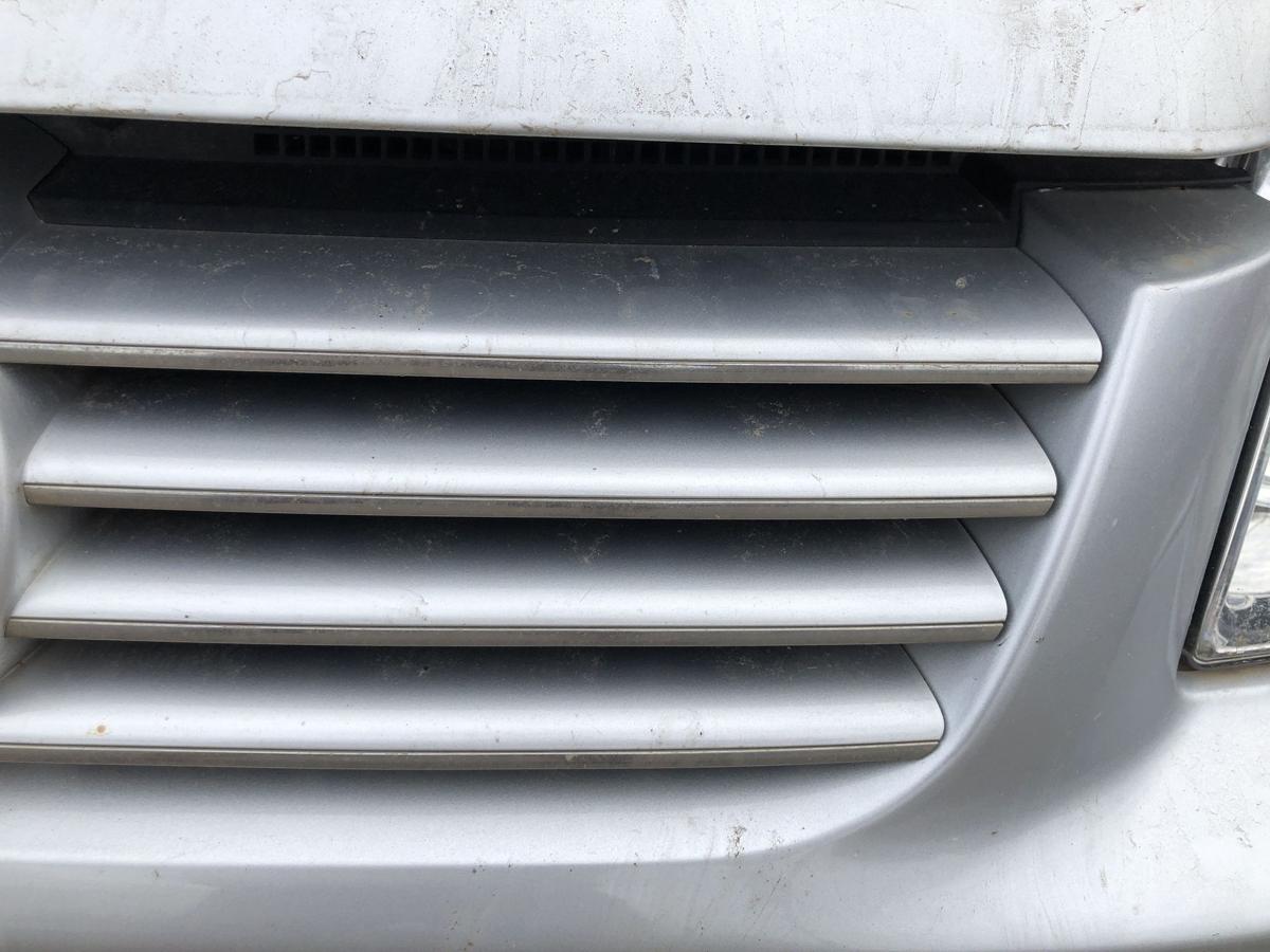 VW Bora 1J Grill K&uuml;hlergrill Frontgrill mit Logo und Chromleiste Highline
