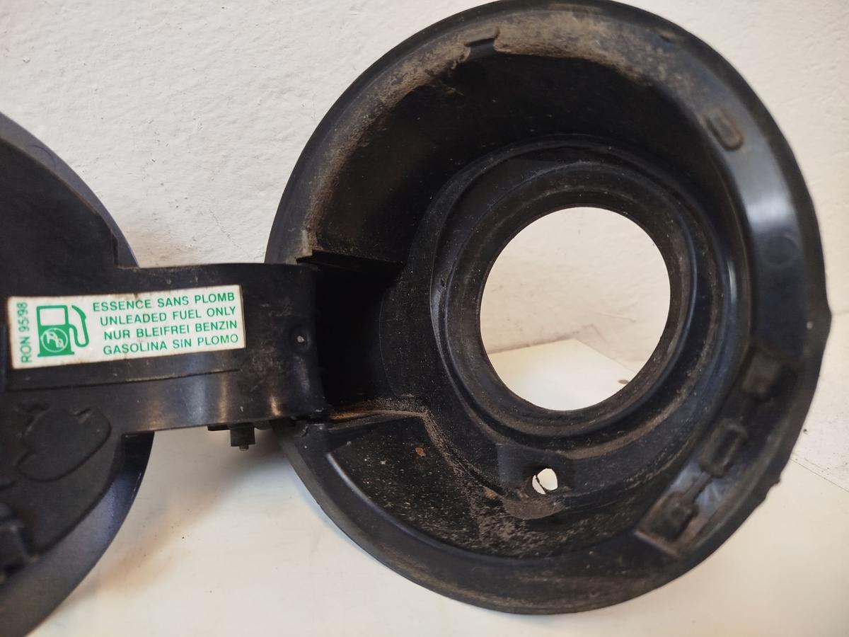 Citroen DS3 Sport Chic Tankklappe Tankdeckel Tankverschluss KTH Thorium Grau