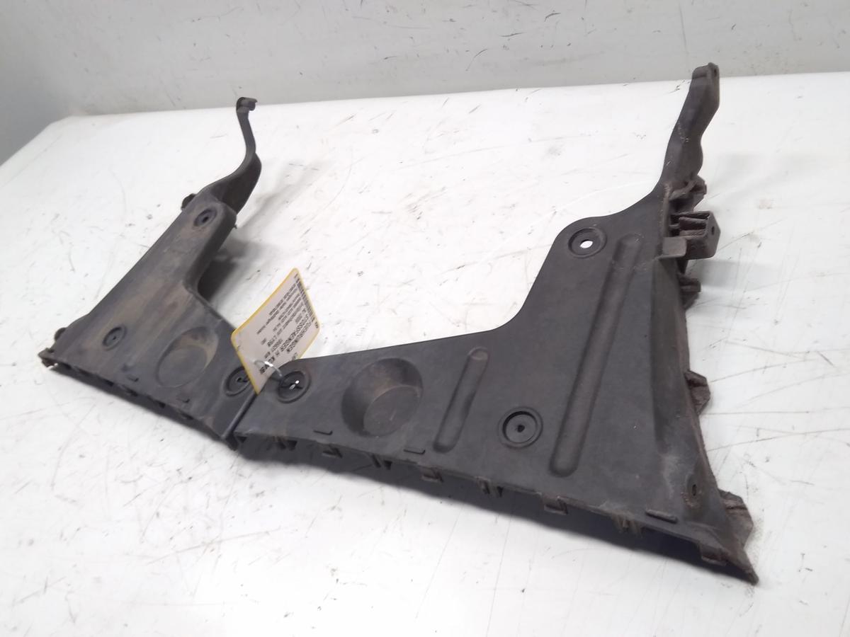 Audi A4 8E B7 Avant Kombi original F&uuml;hrungen Halter Sto&szlig;f&auml;nger hinten Bj.2006