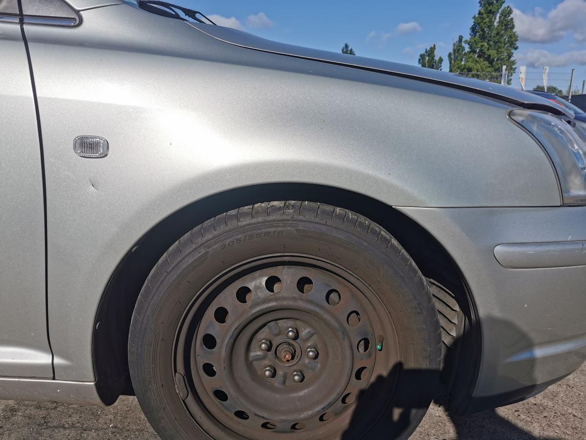 Toyota Avensis T25 Kotflügel Fender Seitenwand vorn rechts 1C0 Radiant Silver