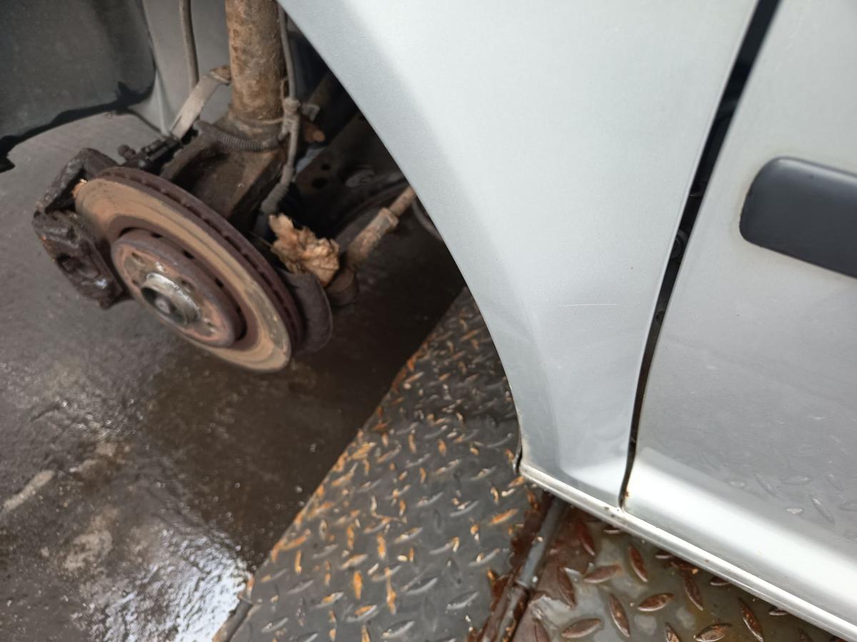 VW Golf IV Kotfl&uuml;gel links Seitenteil A7W Reflexsilber Bj 2003