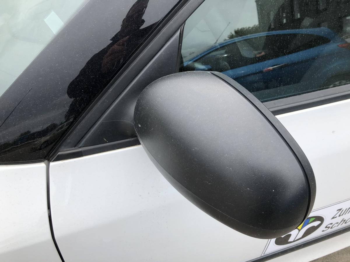 Skoda Fabia 2 5J Aussenspiegel links Seitenspiegel manuelle Verstellung Spiegel
