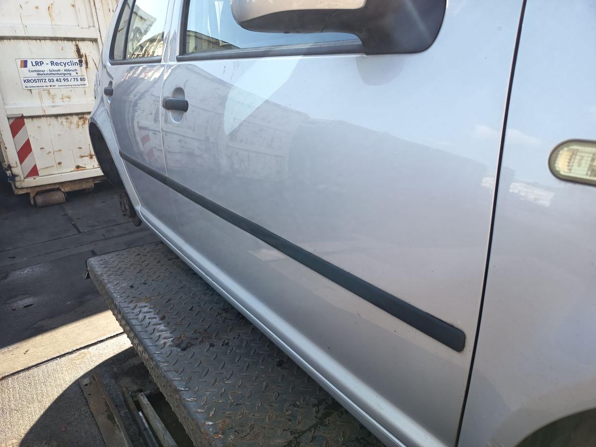 VW Golf IV 5t&uuml;rer original T&uuml;r vorn rechts Beifahrer B7Z Satinsilber Bj 1999