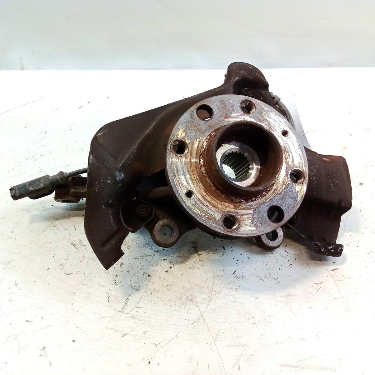 Opel Corsa E orig Achsschenkel Radlagergeh&auml;use vorn links 1.4 66kw 4-Loch BJ2016