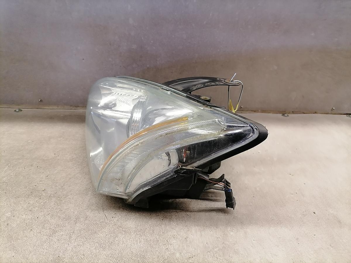 Ford Focus DA3 04-08 Scheinwerfer Lampe vorn links Halogen