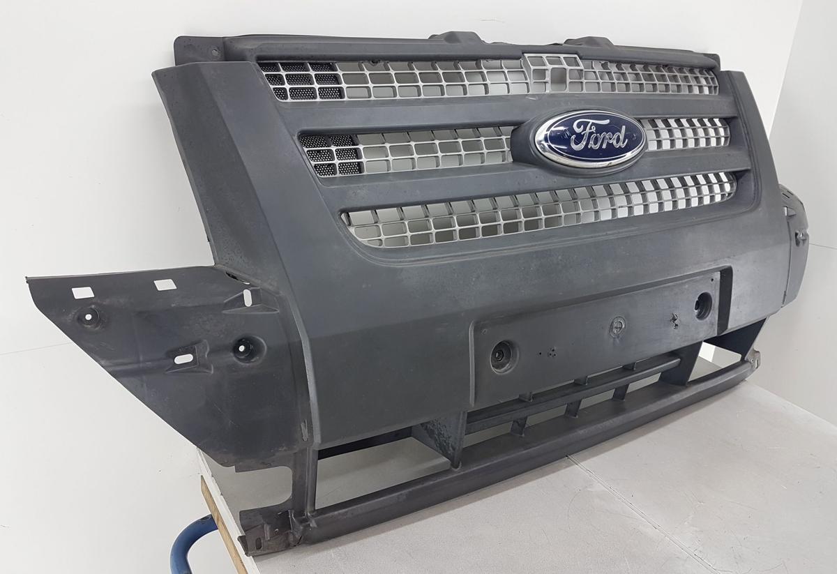 Ford Transit 6 Stoßstange Stoßfänger vorn Bj2012 Mittelteil mit Grill und Emblem