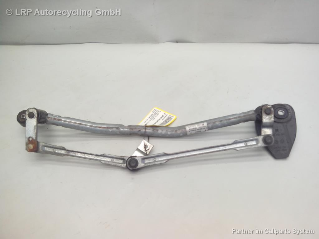 Opel Astra H BJ2007 original Wischergestänge vorn ohne Motor 3397020632 BOSCH