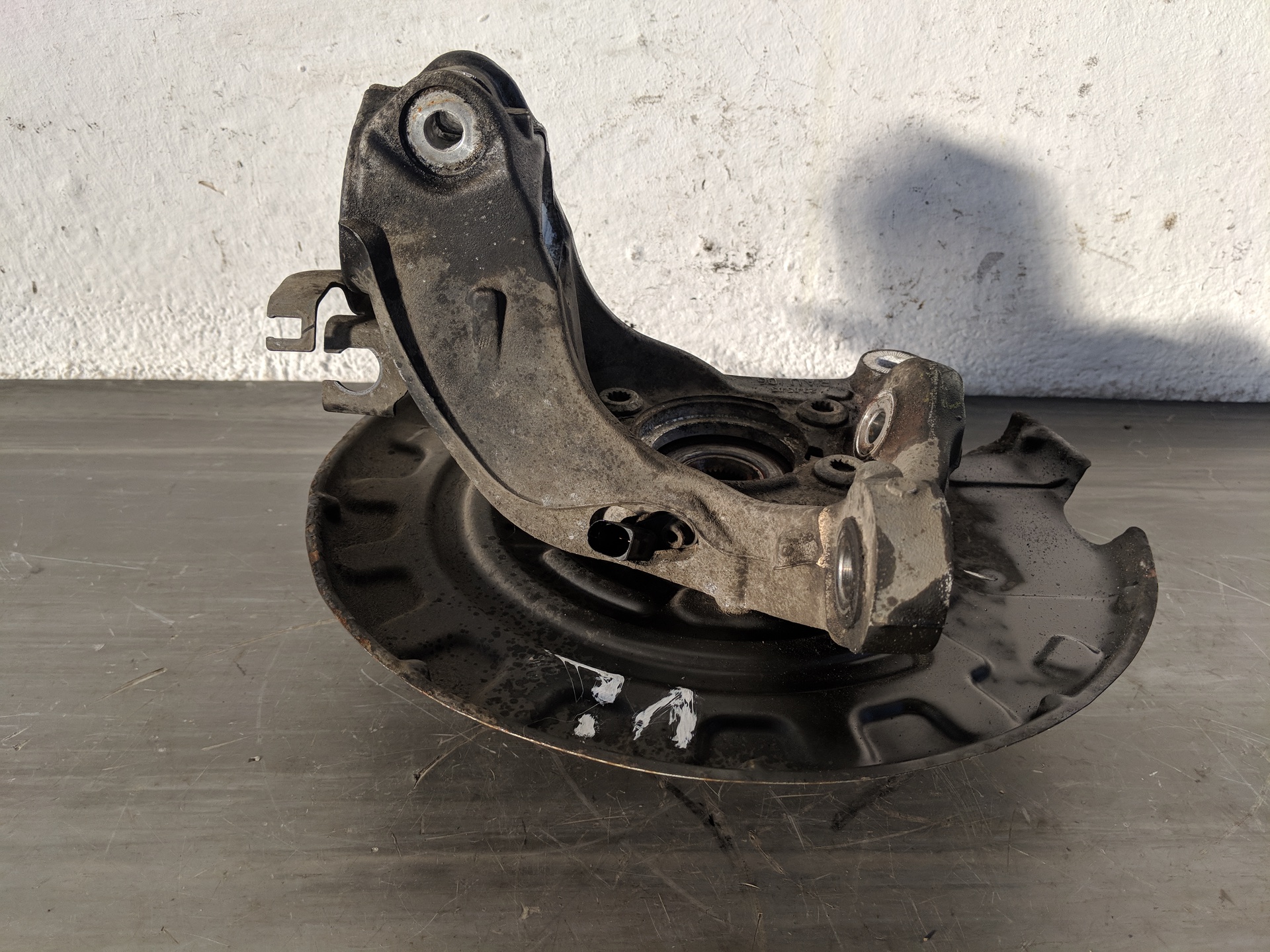 Achsschenkel vorn links Radlagergehäuse VW Passat R36 3C B6 Bremse 345x30mm