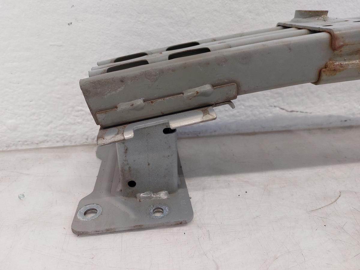 Nissan Micra K14 Tr&auml;ger Sto&szlig;f&auml;nger vorn Oberteil Sto&szlig;f&auml;ngertr&auml;ger Pralltr&auml;ger
